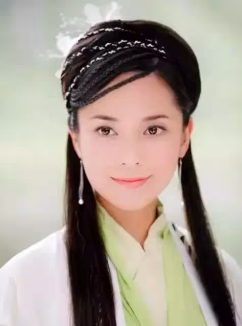 「混血港姐」郭羨妮嫁農村窮小子，倒貼丈夫3套房，被酸「太傻」，她笑：11年婚姻說明一切