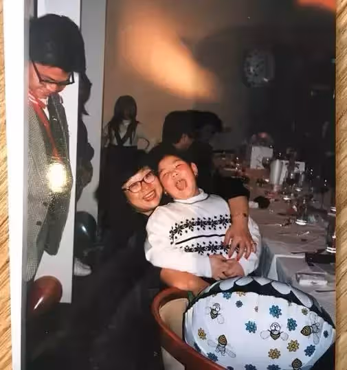窮剩104元不找鄭少秋，肥肥沈殿霞愛女等14年領2億遺產，母親病逝14年她發長文懷念：真的很想你