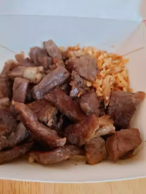 入院吊點滴，54歲田麗素顏躺床曬病容親揭現況，坦言獨住醫院無人相伴：不想別人一起受罪