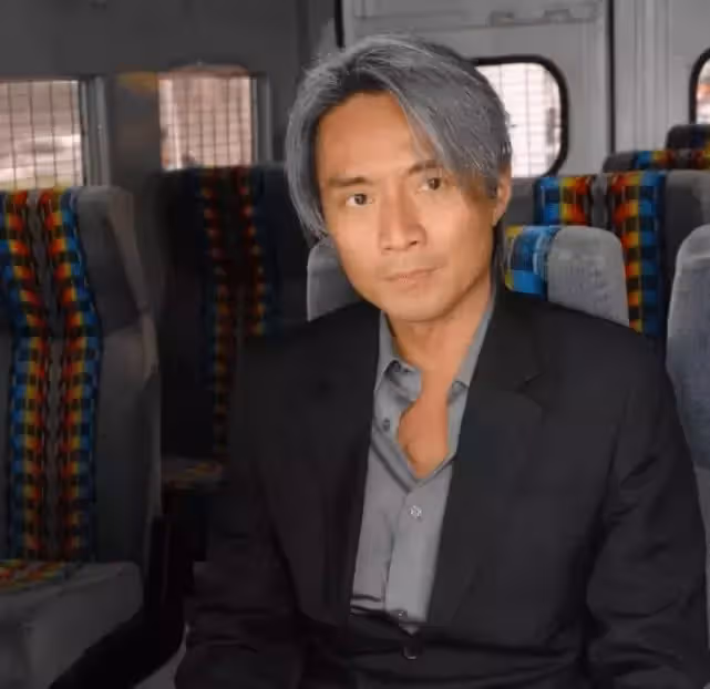 撐起一切獨自受罪，小虎隊成員被撞見暴瘦憔悴身影，惹心疼昔被悔婚痛別至親摯友，飽受風霜故事曝光