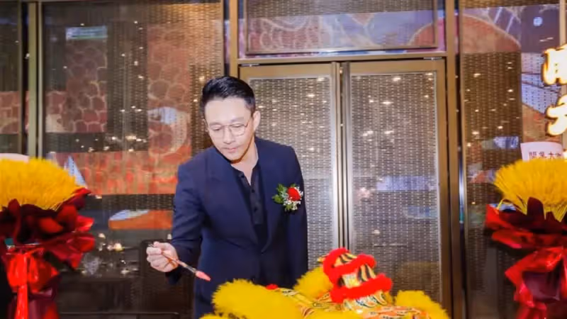 最新亮相超憔悴！汪小菲「遭酸蹭大S熱度」鏡頭前突失控　鬆口談感情「認離婚後病了」：我們沒有錯