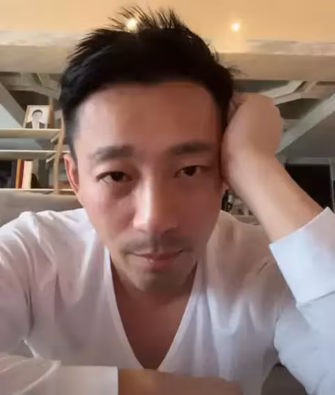 最新亮相超憔悴！汪小菲「遭酸蹭大S熱度」鏡頭前突失控　鬆口談感情「認離婚後病了」：我們沒有錯