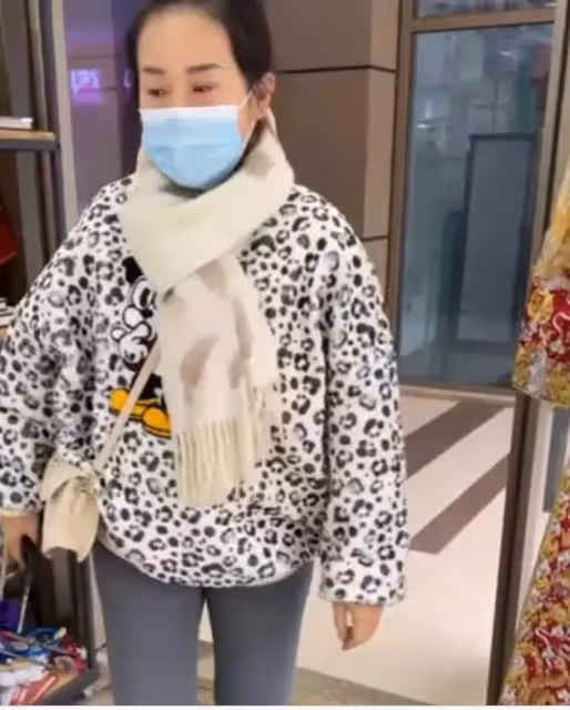 幾十萬我都賠得起!女子怒剪幾萬塊婚紗,店員一旁拍下全過程