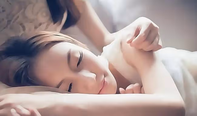 28歲沒嘗過女人的滋味，她出現後，我瘋狂的像她索取