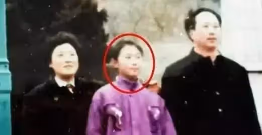 獨生女曹茜,父母借錢供出國,她卻失聯17年,父母去世也不願回來