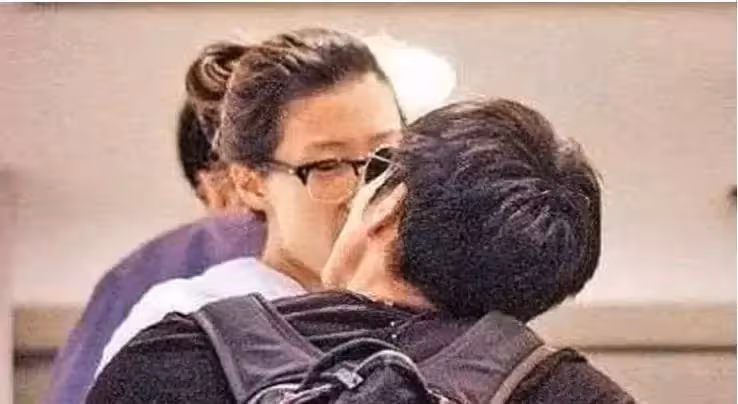 37歲未婚生女,孩子生父成謎,謝婷的情史比父親謝賢、哥哥謝霆鋒還精彩