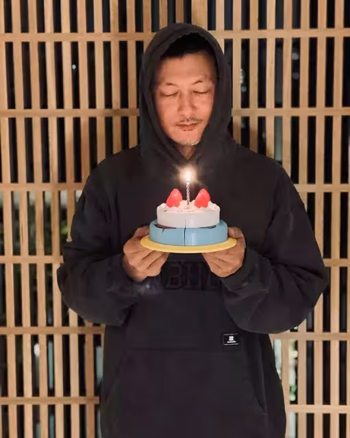 余文樂曬親子照!兩個寶寶太可愛,近千萬豪車引熱議,靠自創品牌獲利超3.36億