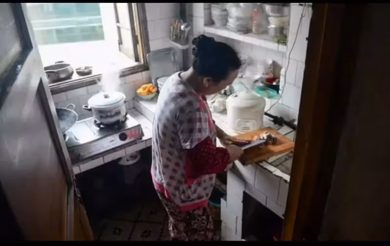 晚年不靠子女！68歲退休阿姨後悔自述：「存錢給自己養老」是我這輩子最蠢的決定