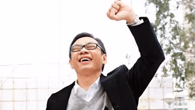 64歲知名主持人去世！患舌癌切除大部分舌頭，一身病痛飽受折磨
