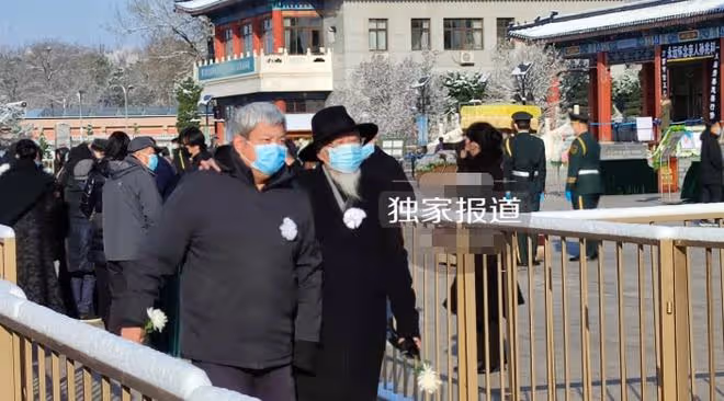 李光羲告別儀式曝光!李雙江攜妻子精神足,楊洪基陳鐸表情沉痛