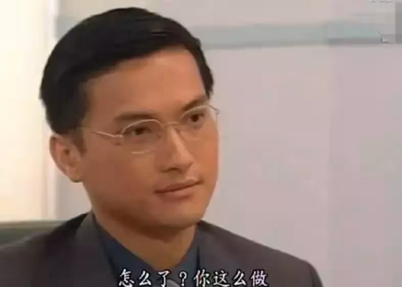 54歲影帝罕見露面，身材挺拔依舊帥氣，為自閉症兒子息影仍幸福