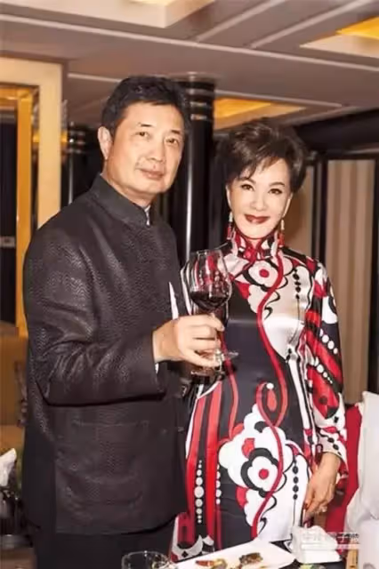 夏台鳳「痛失愛子」隔年連失2至親！遇乞討母子痛哭塞錢：妳很幸福，兒子還在身邊