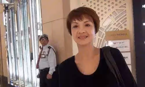 56歲葉子楣近照曝光，退圈28年，住5800萬豪宅過「單身生活」，網狂贊：妥妥的富婆