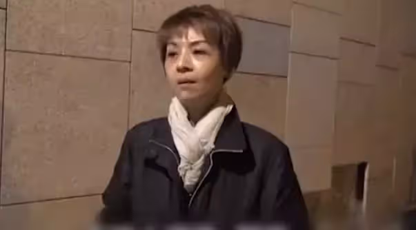 56歲葉子楣近照曝光，退圈28年，住5800萬豪宅過「單身生活」，網狂贊：妥妥的富婆