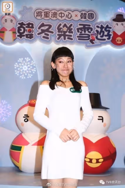 突發！TVB新晉小花淚灑現場，否認工作過勞導致生病跌倒