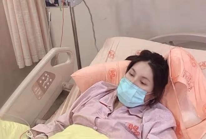 化療已無效！38歲抗癌女星痛到無法入眠，年邁父母忍不住抱頭痛哭