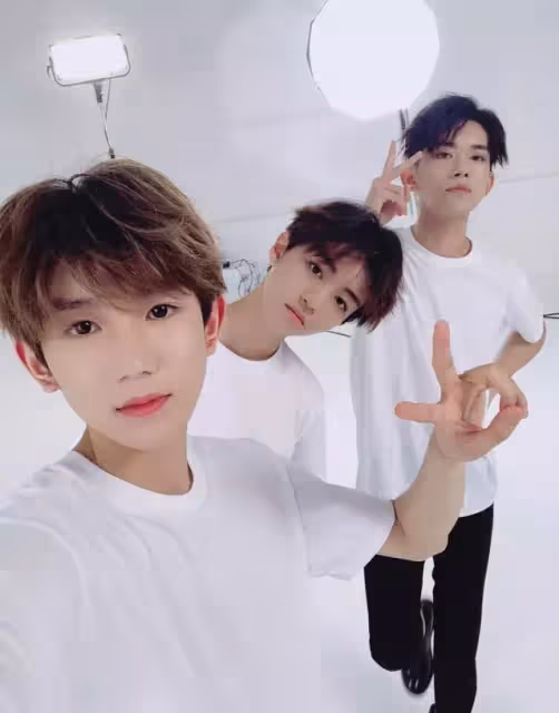 TFboys名存實亡，三小隻單飛五年後，當年混最慘的如今卻發展最好