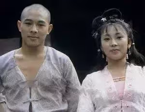 同父不同命!父親是功夫皇帝李連杰,李思卻過得不如利智女兒