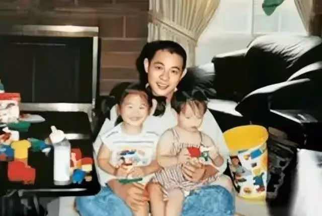 同父不同命!父親是功夫皇帝李連杰,李思卻過得不如利智女兒