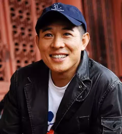 同父不同命!父親是功夫皇帝李連杰,李思卻過得不如利智女兒