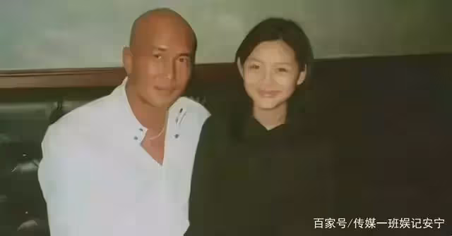 不看好大S具俊曄?汪小菲酒後直播談及感情 稱男人不能光靠嘴巴「疑似擔憂大S婚姻」