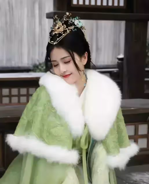 白鹿《長月燼明》造型大賞，和羅雲熙同框太搶眼，讓人怦然心動