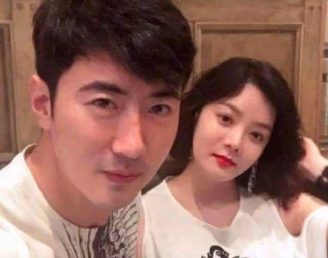 高梓淇前妻曬出近照,4歲兒子罕見出鏡,眉眼像極中國生父