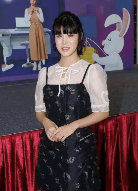 計劃轉行？力捧港姐自曝修讀珠寶設計課程，曾被質疑帶資進組