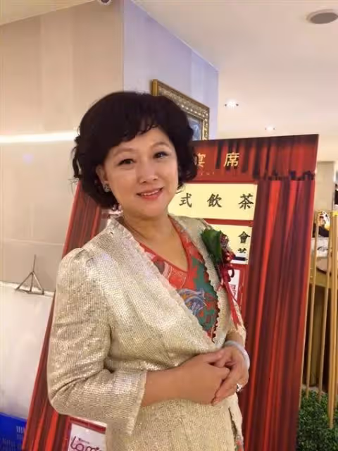 賣蔥油餅致富，資深女星豪買陽明山3戶，再蓋飯店當總裁，坦言曾被人弄走1600萬，超不甘心