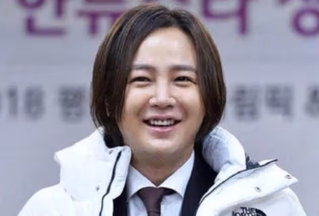 李敏鎬真老了,臉部浮腫顯老,網友:太油膩了