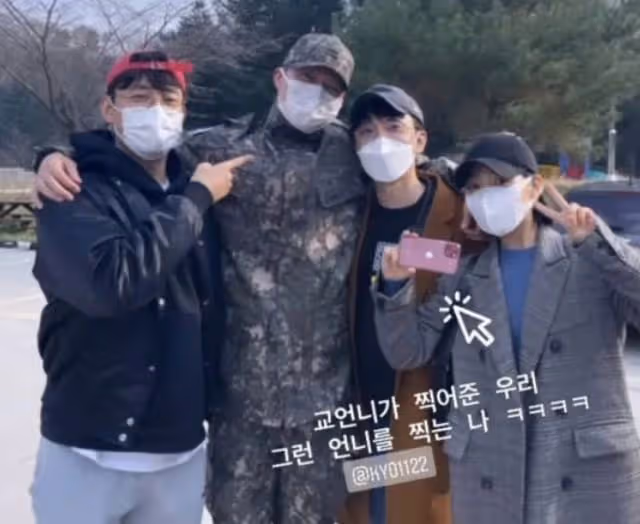宋慧喬以短髮造型拍廣告,到軍隊探班張基龍照片終公開