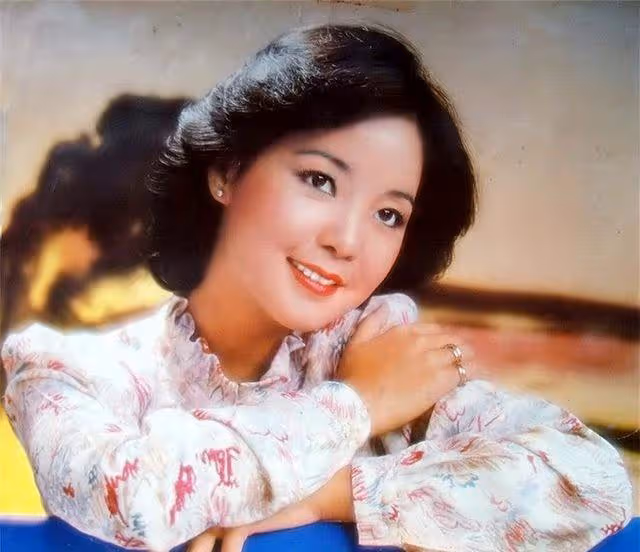 甜歌皇后鄧麗君的一組美照,有沒有哪張勾起了你的美好回憶