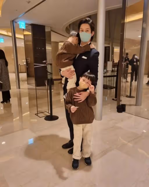 韓流天團成員姐姐婚禮，隊友家人到場祝福彰顯兄弟情深
