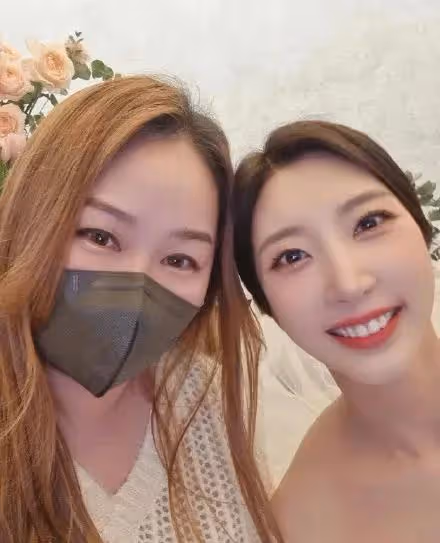 韓流天團成員姐姐婚禮，隊友家人到場祝福彰顯兄弟情深