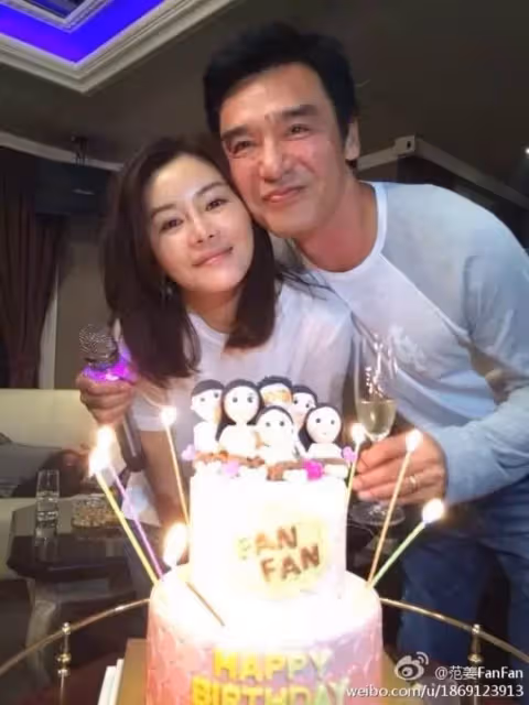 曾自卑趕她走!小20歲妻「負債7億也無懼」從谷底陪伴 鍾鎮濤哽咽「為什麼要跟著我」告白惹淚