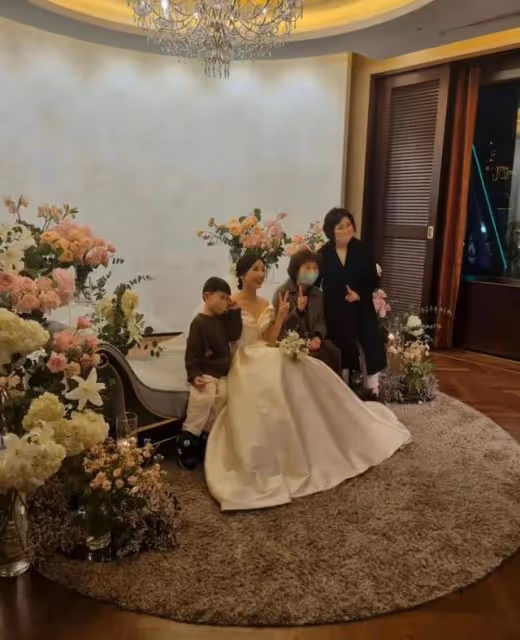 韓流天團成員姐姐婚禮，隊友家人到場祝福彰顯兄弟情深