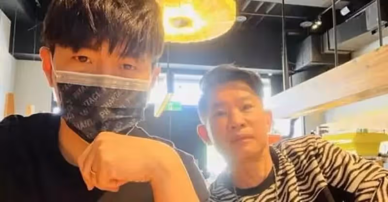 周杰倫減肥成功瘦出少年感，曬照傲嬌稱：瘦到有本錢繼續喝奶茶了