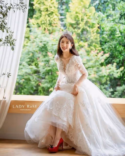 韓流天團成員姐姐婚禮，隊友家人到場祝福彰顯兄弟情深
