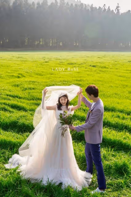 韓流天團成員姐姐婚禮，隊友家人到場祝福彰顯兄弟情深