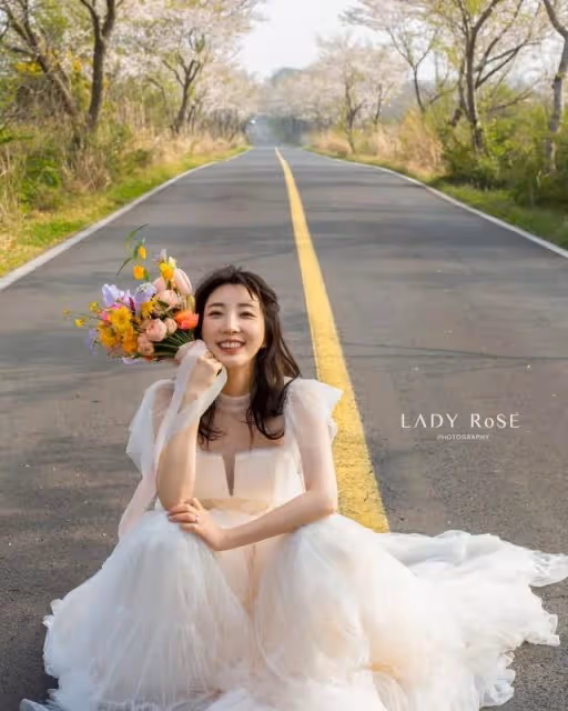 韓流天團成員姐姐婚禮，隊友家人到場祝福彰顯兄弟情深