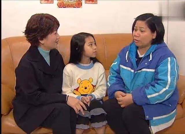 TVB小花獲圈外設計師當眾表白,男方暗戀其11年,並且有穩定女友