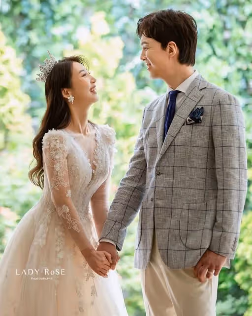 韓流天團成員姐姐婚禮，隊友家人到場祝福彰顯兄弟情深