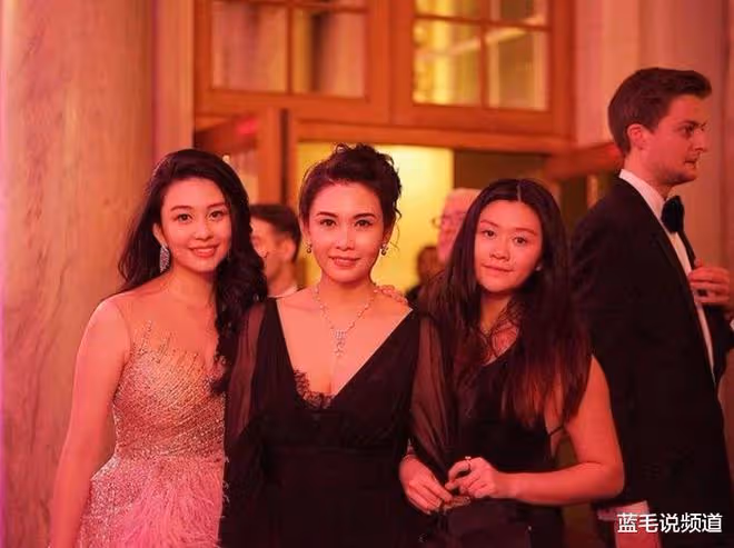 邱淑貞20歲女兒赴韓 密會大咖男偶像 換穿衣服泄親密關係