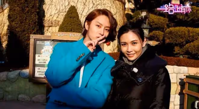 邱淑貞長女赴韓會男偶像，滿身奢侈品大秀美腿，互換衣服顯親密