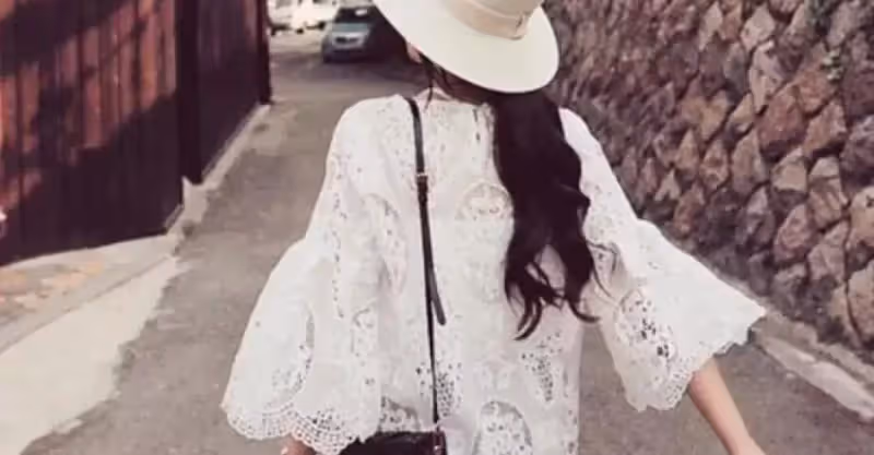 蜜月回來，卻發現鑰匙開不了門，回頭看到趕來的婆婆，扇她耳光