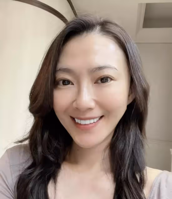 44歲女星怒斥無良商家，盲父買水果被熟人用手段，吃下長蟲梅子