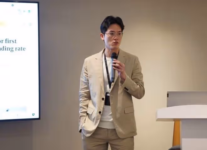 又一TVB藝人賣保險!名校畢業曾當飛行員收入高,卻不幸被裁員