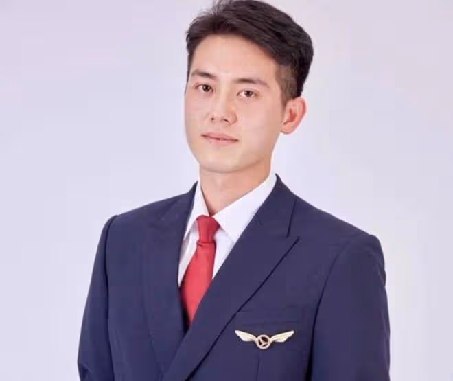又一TVB藝人賣保險!名校畢業曾當飛行員收入高,卻不幸被裁員