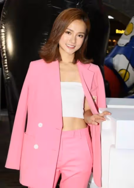 恭喜!TVB上位小生認買戒指向港姐女友求婚,為賺老婆本瘋狂工作