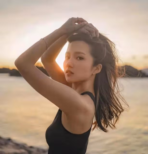恭喜!TVB上位小生認買戒指向港姐女友求婚,為賺老婆本瘋狂工作